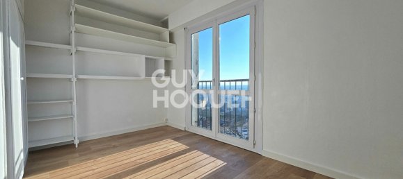 3 bedrooms Apartment in Cachan, France No. 201945 10