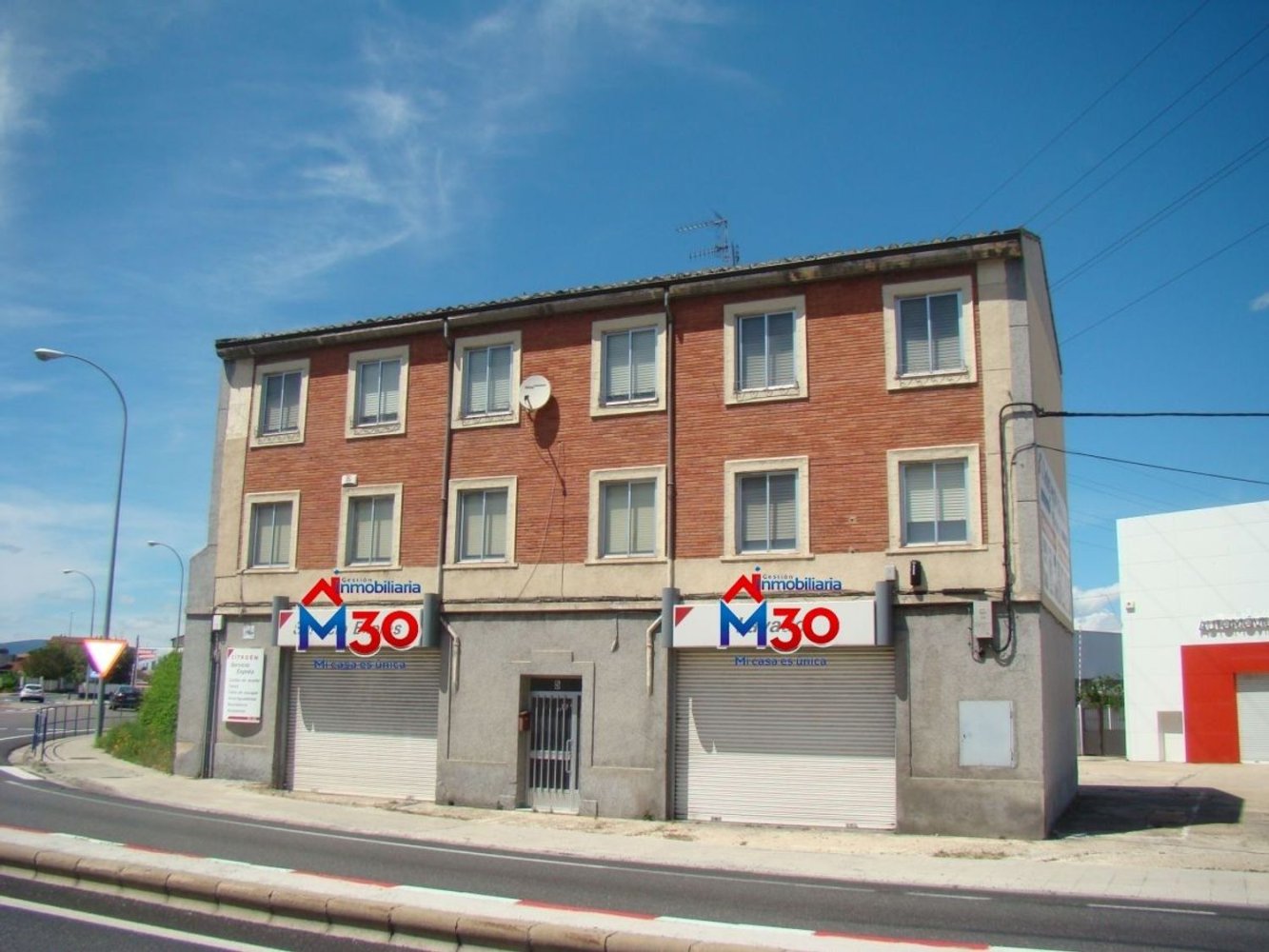 400m² Building in Miranda de Ebro, Spain No. 72907