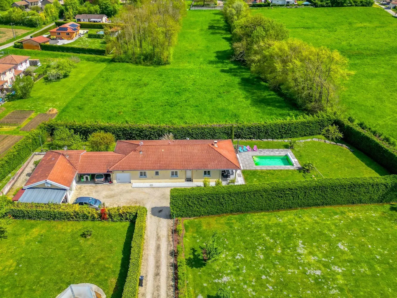 5 bedrooms Villa in Montrevel-en-Bresse, France No. 351162