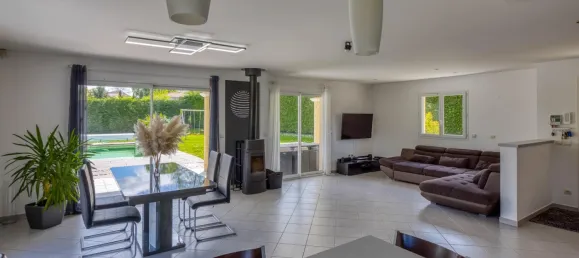 5 bedrooms Villa in Montrevel-en-Bresse, France No. 351162 4