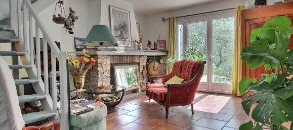 3 bedrooms House in Fuveau, France No. 293373 5