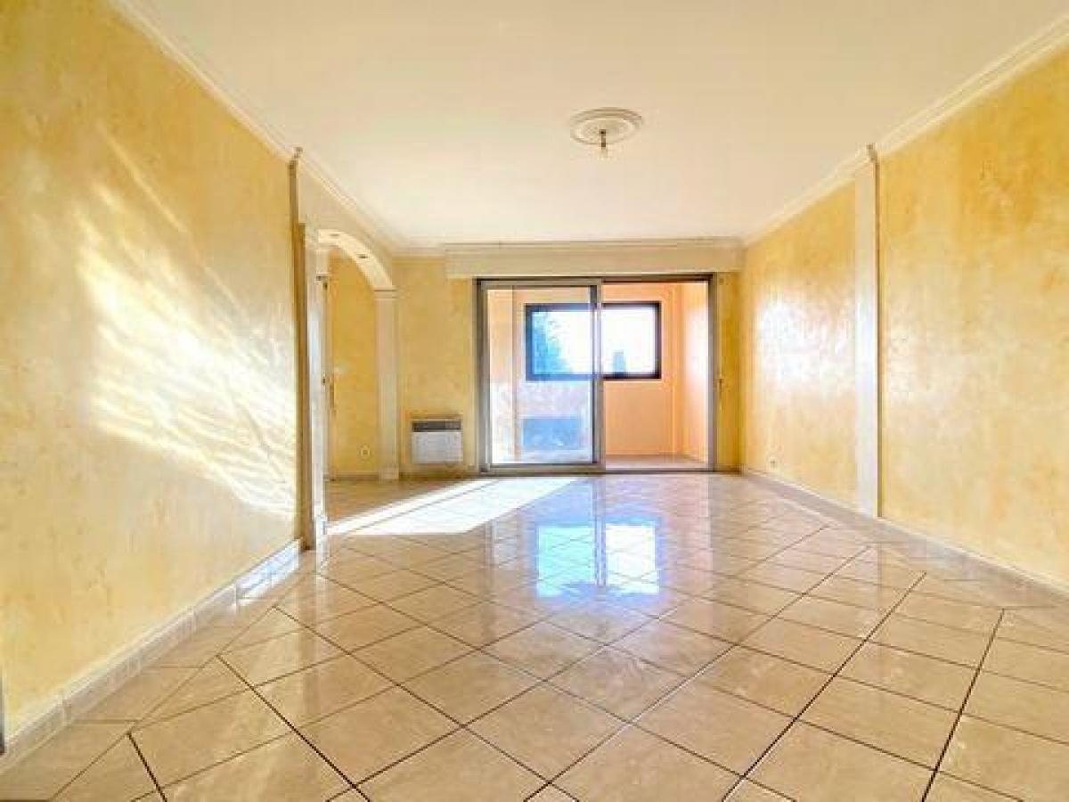 2 bedrooms Condo in Frejus, France No. 16148