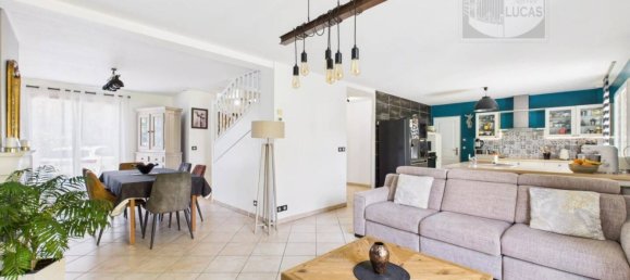 Casa de 4 dormitorios en Massy, France No. 128542 3