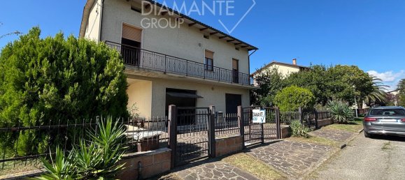 7 rooms House in Castiglione del Lago, Italy No. 234627 14