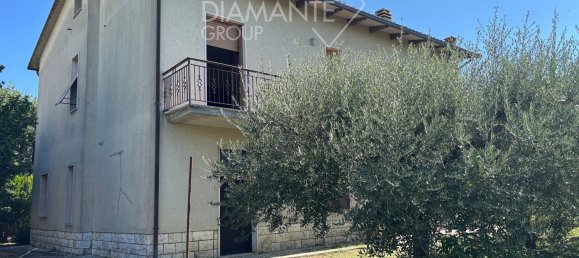 7 rooms House in Castiglione del Lago, Italy No. 234627 22