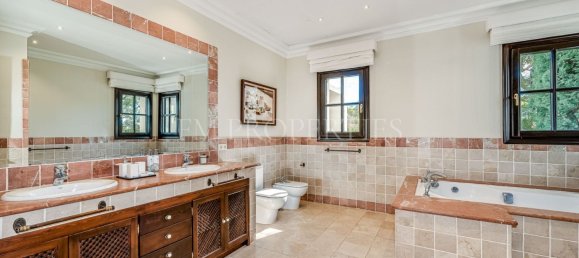 6 bedrooms Villa in Malaga, Spain No. 113627 21