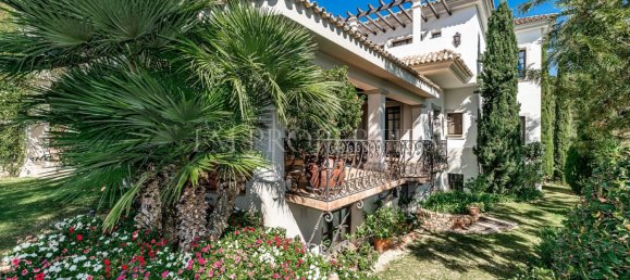 6 bedrooms Villa in Malaga, Spain No. 113627 11