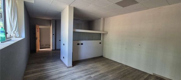 Дом с 6 спальнями в Кардано аль Кампо, Италия № 361245 9