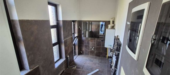 Дом с 6 спальнями в Кардано аль Кампо, Италия № 361245 17