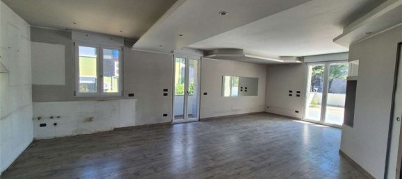 Дом с 6 спальнями в Кардано аль Кампо, Италия № 361245 19