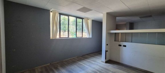 Дом с 6 спальнями в Кардано аль Кампо, Италия № 361245 8