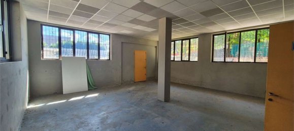 Дом с 6 спальнями в Кардано аль Кампо, Италия № 361245 10