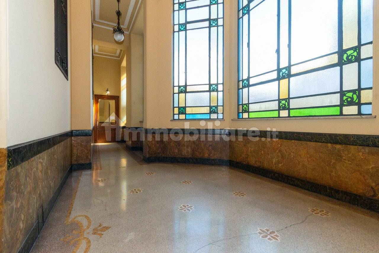 4 rooms Office in Turin, Italy No. 391744