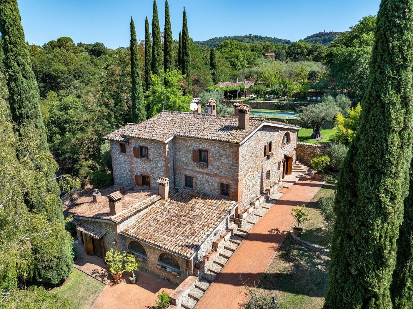 12 rooms House in Monteleone d'Orvieto, Italy No. 131640