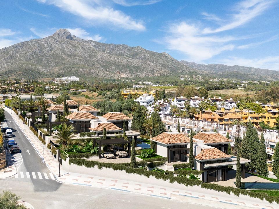 4 bedrooms Villa in Marbella, Spain No. 183886