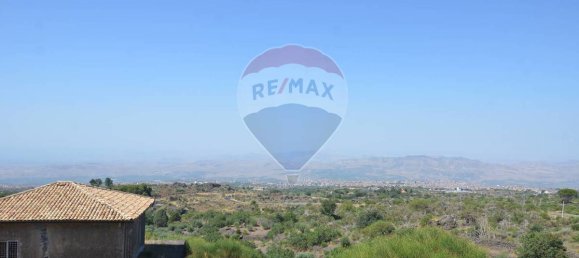 3 bedrooms House in Adrano, Italy No. 356397 4