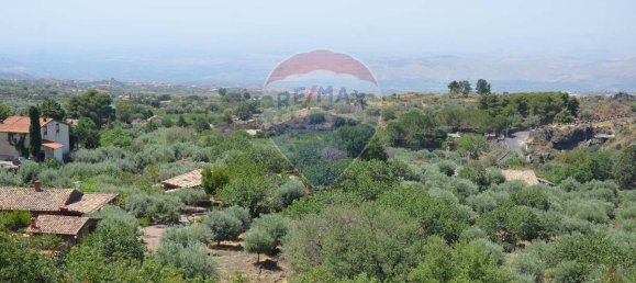 3 bedrooms House in Adrano, Italy No. 356397 29