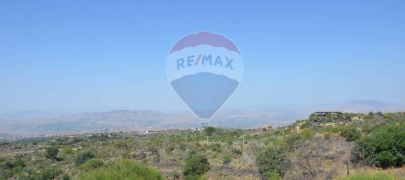 3 bedrooms House in Adrano, Italy No. 356397 5