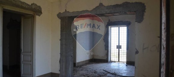 3 bedrooms House in Adrano, Italy No. 356397 8