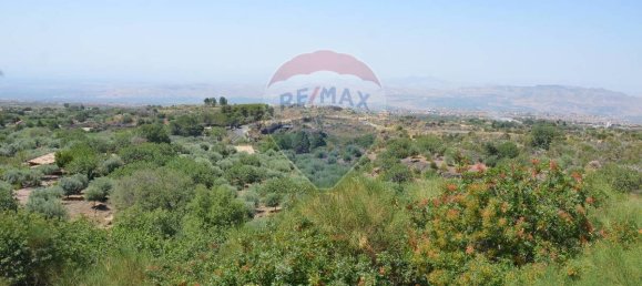 3 bedrooms House in Adrano, Italy No. 356397 24