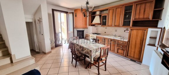 5 rooms House in Canneto sull'Oglio, Italy No. 70873 5