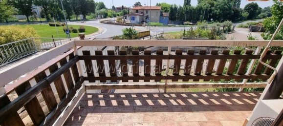 5 rooms House in Canneto sull'Oglio, Italy No. 70873 3