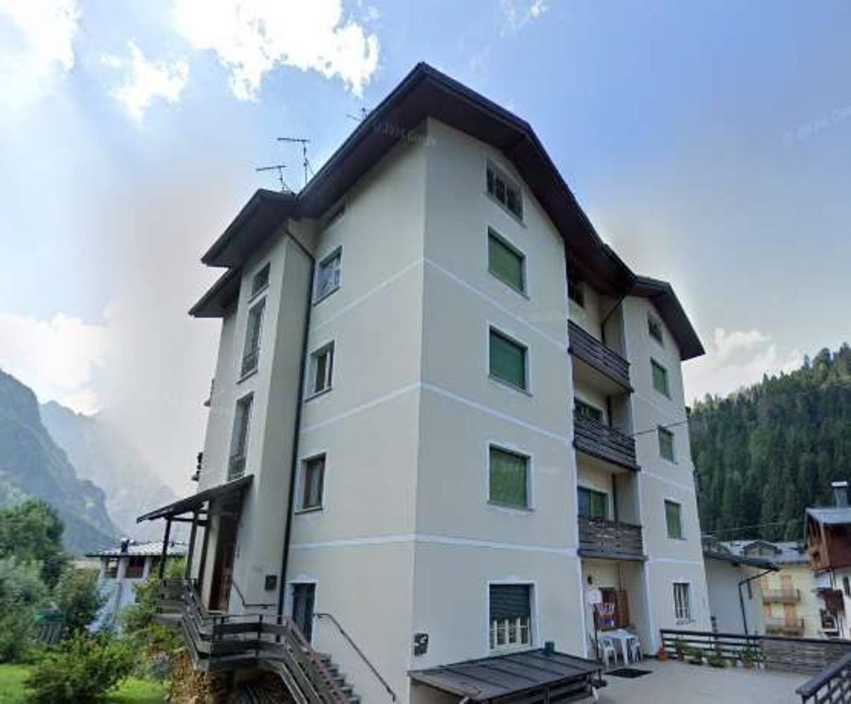96m² Commercial property in Santo Stefano di Cadore, Italy No. 375338