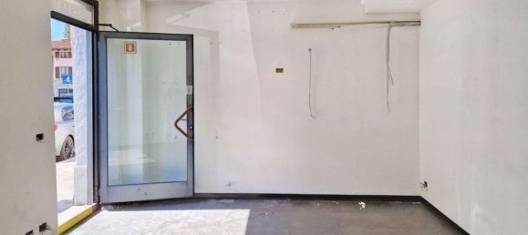 39m² Commercial property in Udine, Italy No. 373058 3