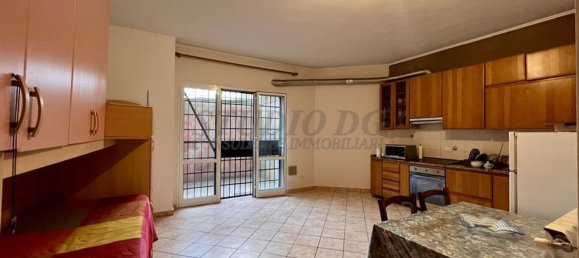 2-salle Appartement à Limbiate, Italy No. 137223 3