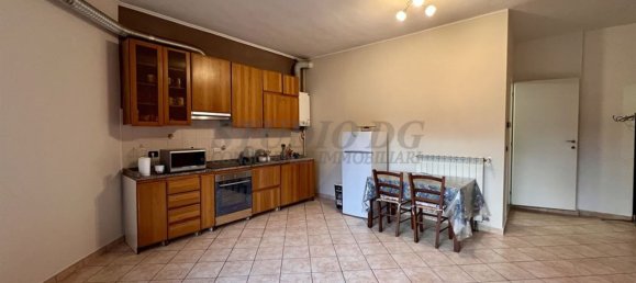 2-salle Appartement à Limbiate, Italy No. 137223 6