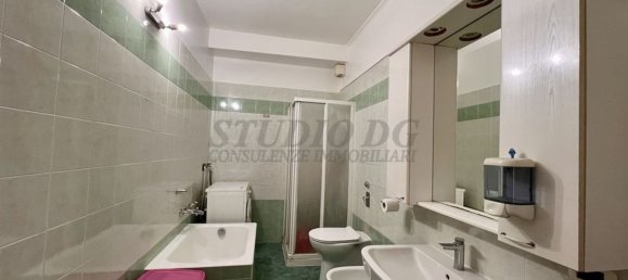 2-salle Appartement à Limbiate, Italy No. 137223 7