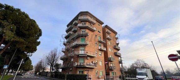 2-salle Appartement à Limbiate, Italy No. 137223 12