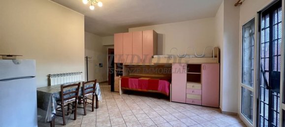 2-salle Appartement à Limbiate, Italy No. 137223 4