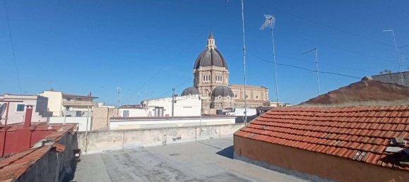 Квартира с 3 комнатами в Чериньола, Италия № 31726 4