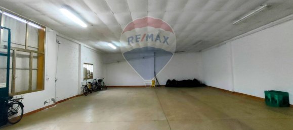 300m² Commercial property in Copparo, Italy No. 66208 13