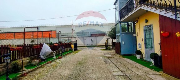 300m² Commercial property in Copparo, Italy No. 66208 9