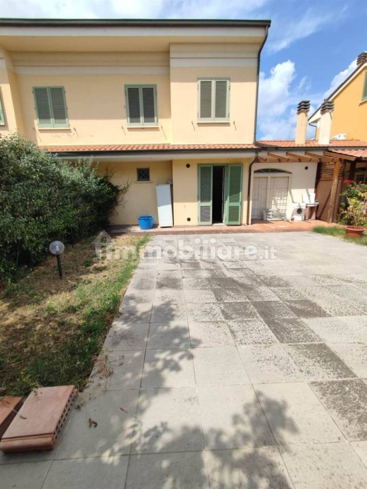 2 bedrooms Apartment in Fucecchio, Italy No. 283176