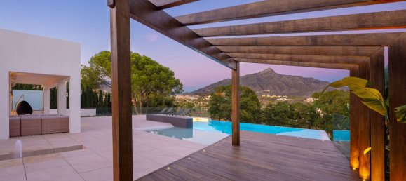 6 bedrooms Villa in Nueva Andalucia, Spain No. 2920 23