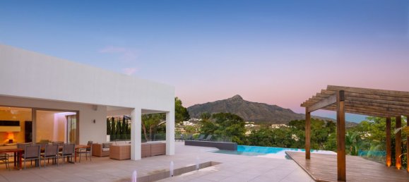 6 bedrooms Villa in Nueva Andalucia, Spain No. 2920 22