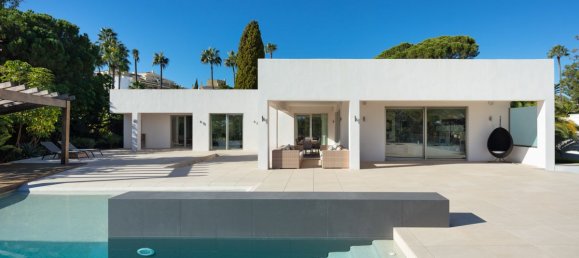 6 bedrooms Villa in Nueva Andalucia, Spain No. 2920 2