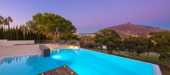 6 bedrooms Villa in Nueva Andalucia, Spain No. 2920 24