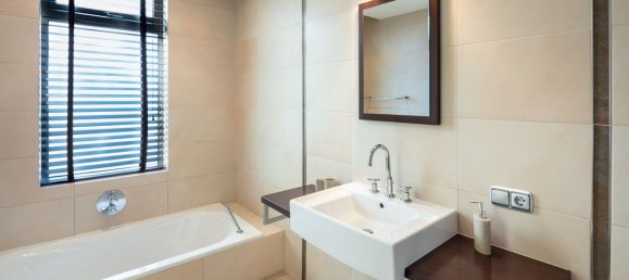 6 bedrooms Villa in Nueva Andalucia, Spain No. 2920 15