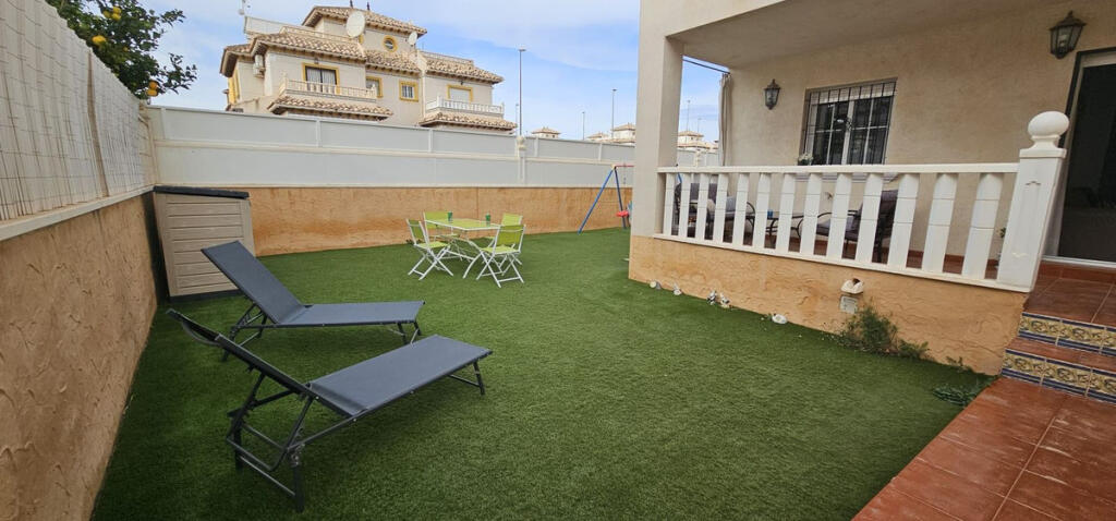 Квартира с 2 спальнями в Аликанте, Испания № 217885