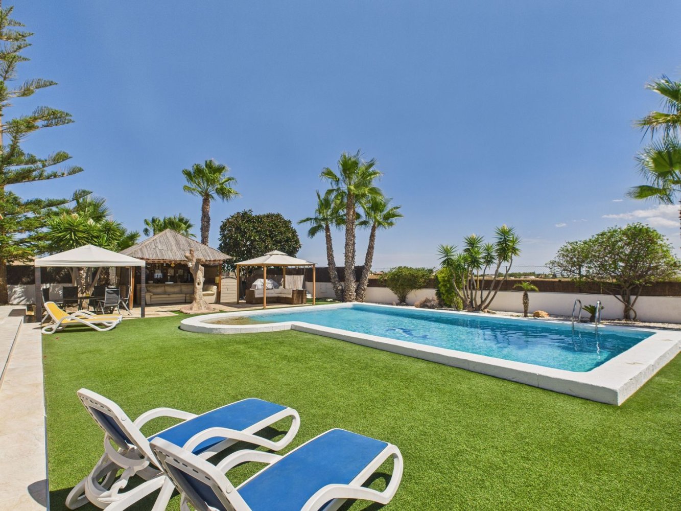 6 bedrooms Villa in Gea Y Truyols, Spain No. 242641