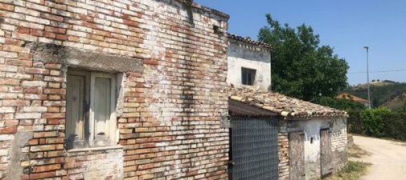 Дом с 2 спальнями в Спольторе, Италия № 180643 32