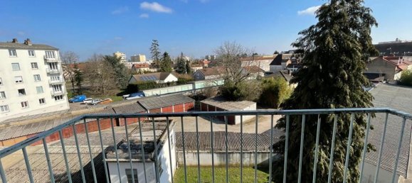 2 bedrooms Apartment in Chalon-sur-Saone, France No. 205077 2