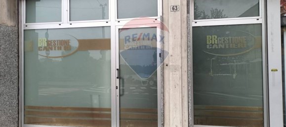 6-salle Bureau à Ponte San Pietro, Italy No. 265354 2