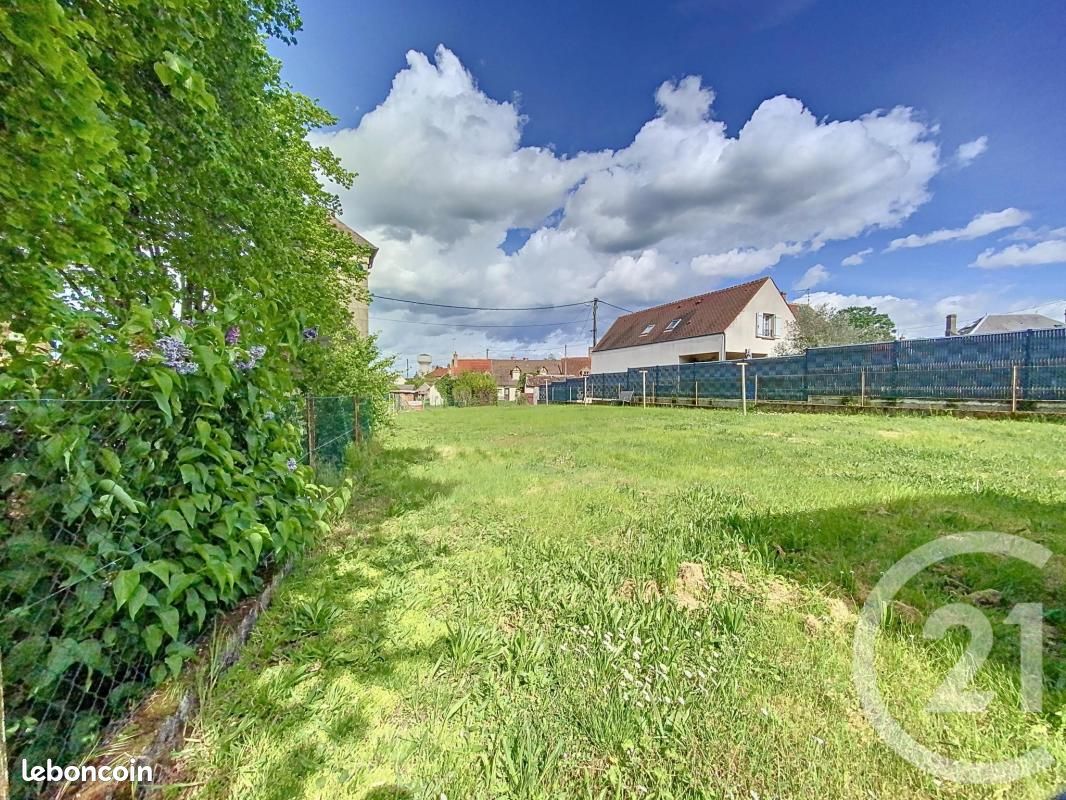 Terrain à La Ferté-Saint-Aubin, France 493m² No. 72946