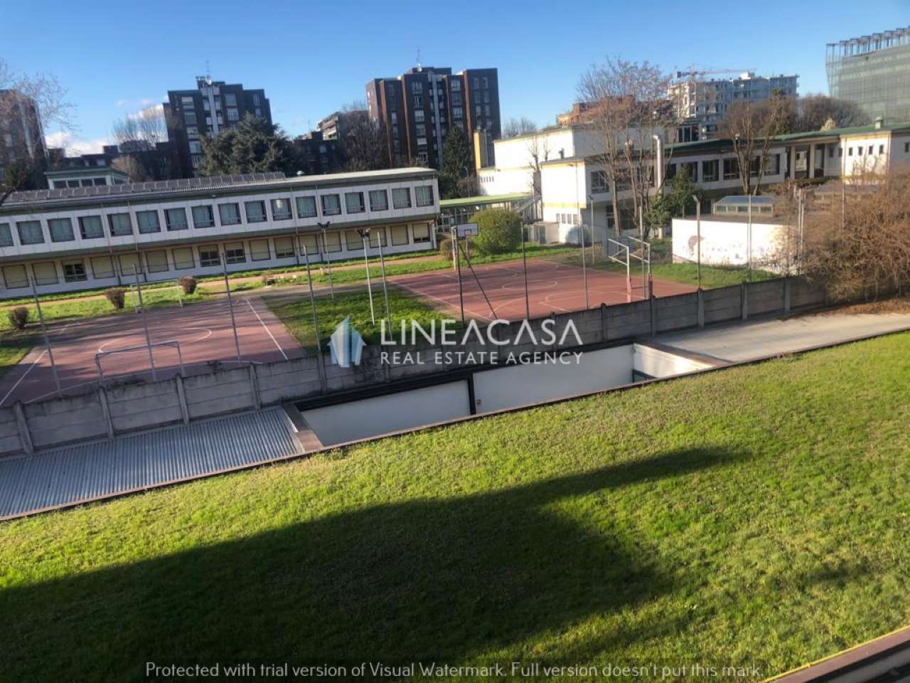 2 bedrooms Apartment in Milan, Italy No. 245509