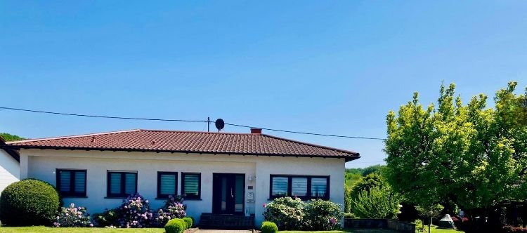 8غرفة منزل في Neunkirchen, Germany رقم 42108